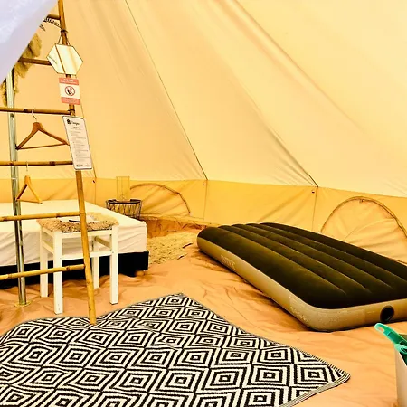 キャンプ場 Glamping La Belle Etoile - Nuit Insolite -toilette Seche Monts-sur-Guesnes