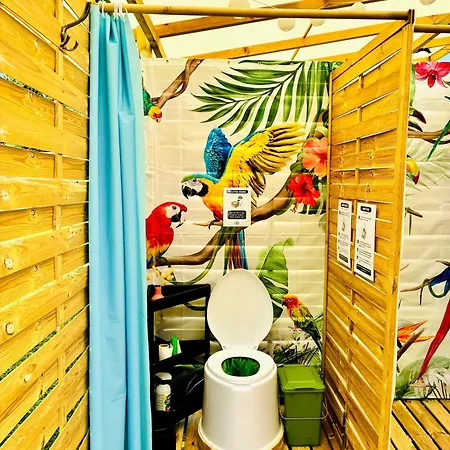 キャンプ場 Glamping La Belle Etoile - Nuit Insolite -toilette Seche Monts-sur-Guesnes