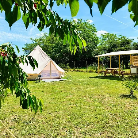 キャンプ場 Glamping La Belle Etoile - Nuit Insolite -toilette Seche Monts-sur-Guesnes